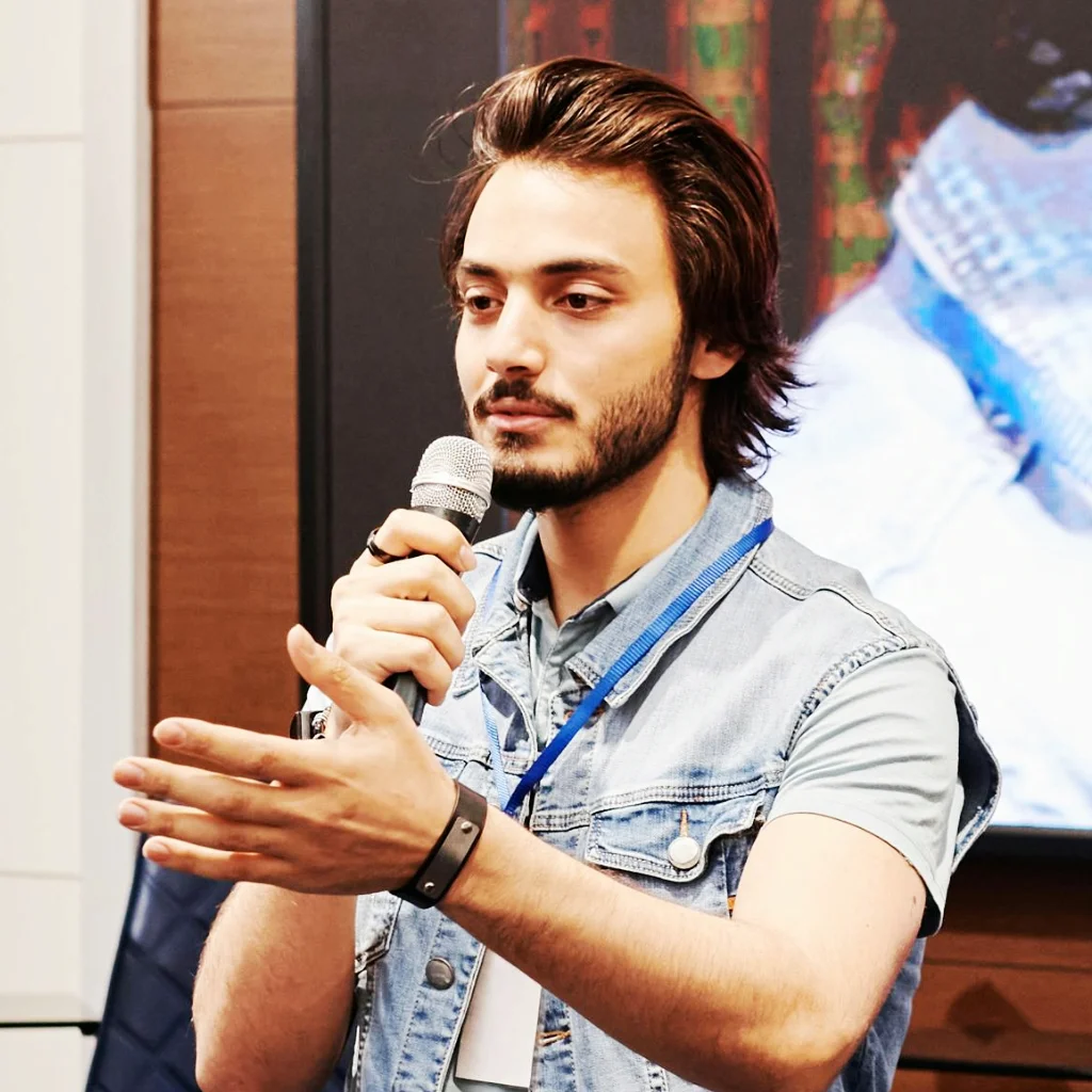 Марк Томпсон