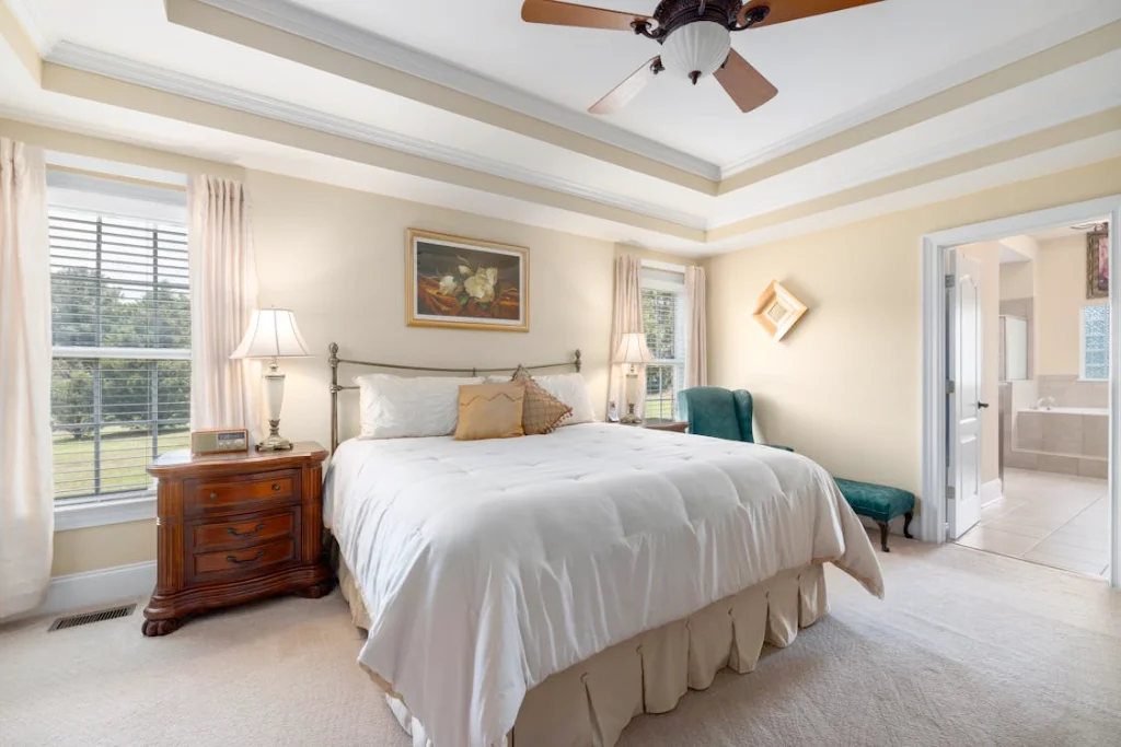 Отель Downtown Plaza Suites